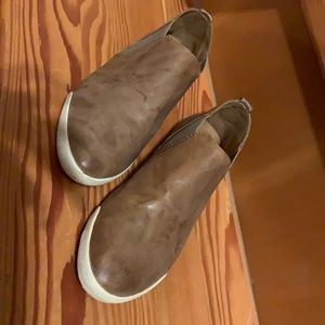 Frye Melanie Slip-on leather Flats New 7.5